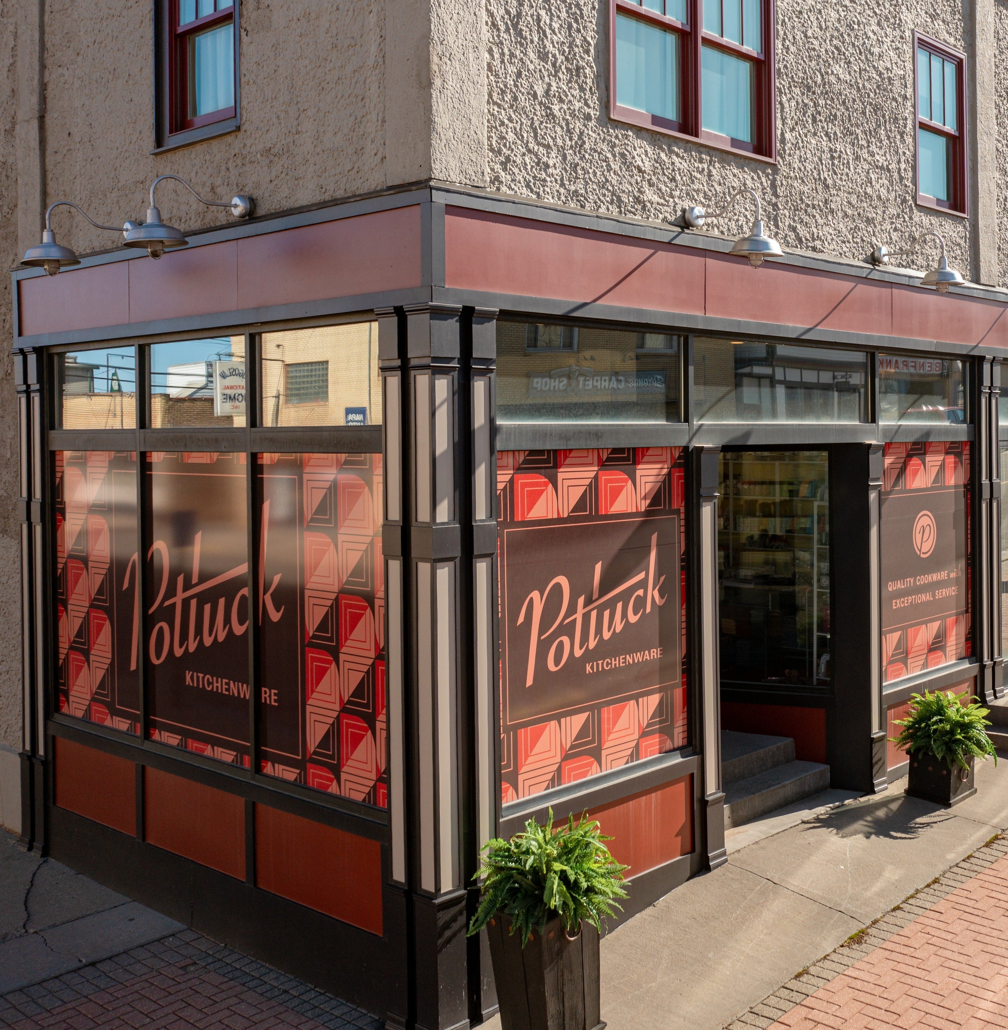 storefront_cropped_f88b7051-9dca-4a8d-8413-203e839d2a95.jpg